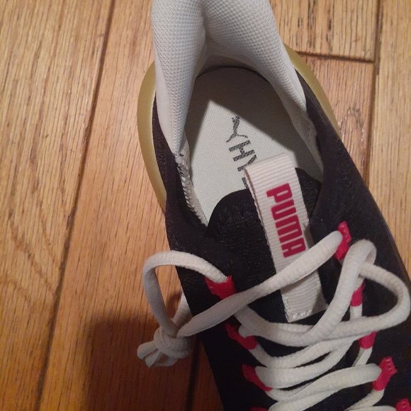 PUMA runners. They need YOU!!!(NWOT) - Picture 7 of 8